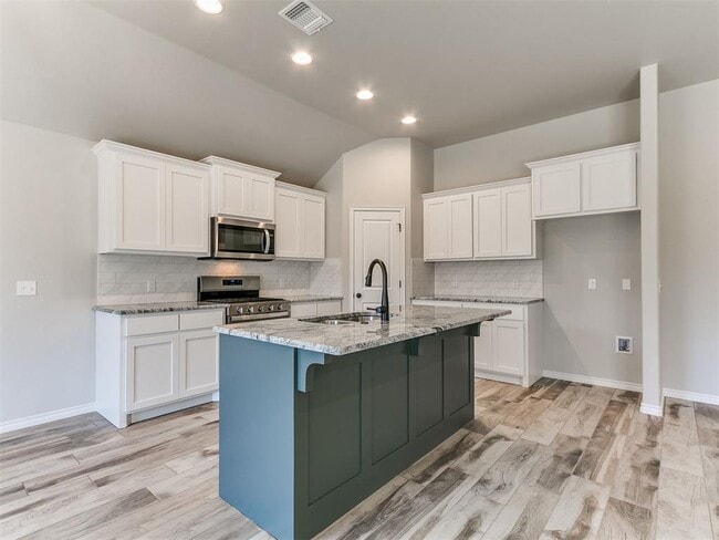 Building Photo - 12028 Rockbed Dr