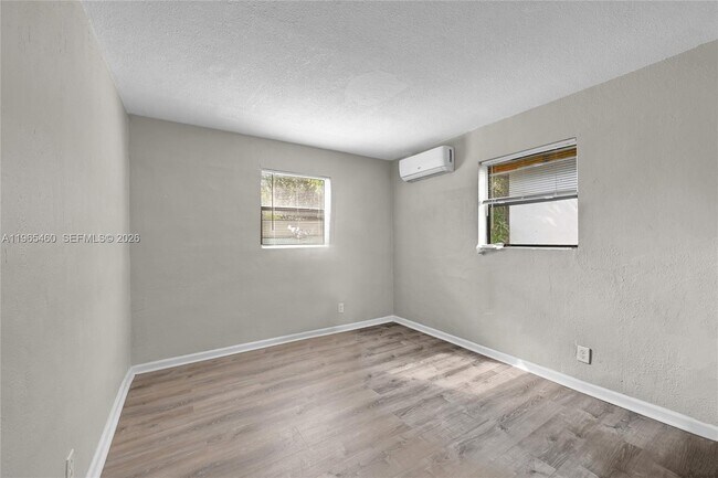 Building Photo - 1710 NW 9th St