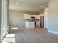 Building Photo - Pet Friendly 2 bed/ 2 bath unit at Soldier Ridge!