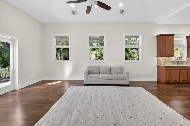 Building Photo - 16164 Bridlewood Cir