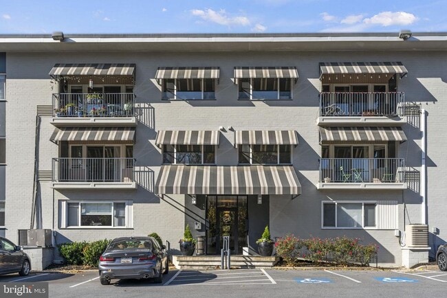 Building Photo - 6301 N Charles St