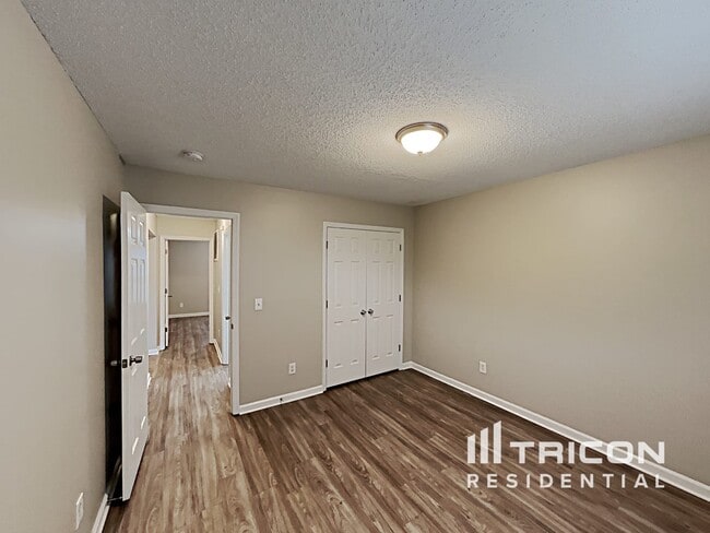 Building Photo - 1807 Bellwick Dr