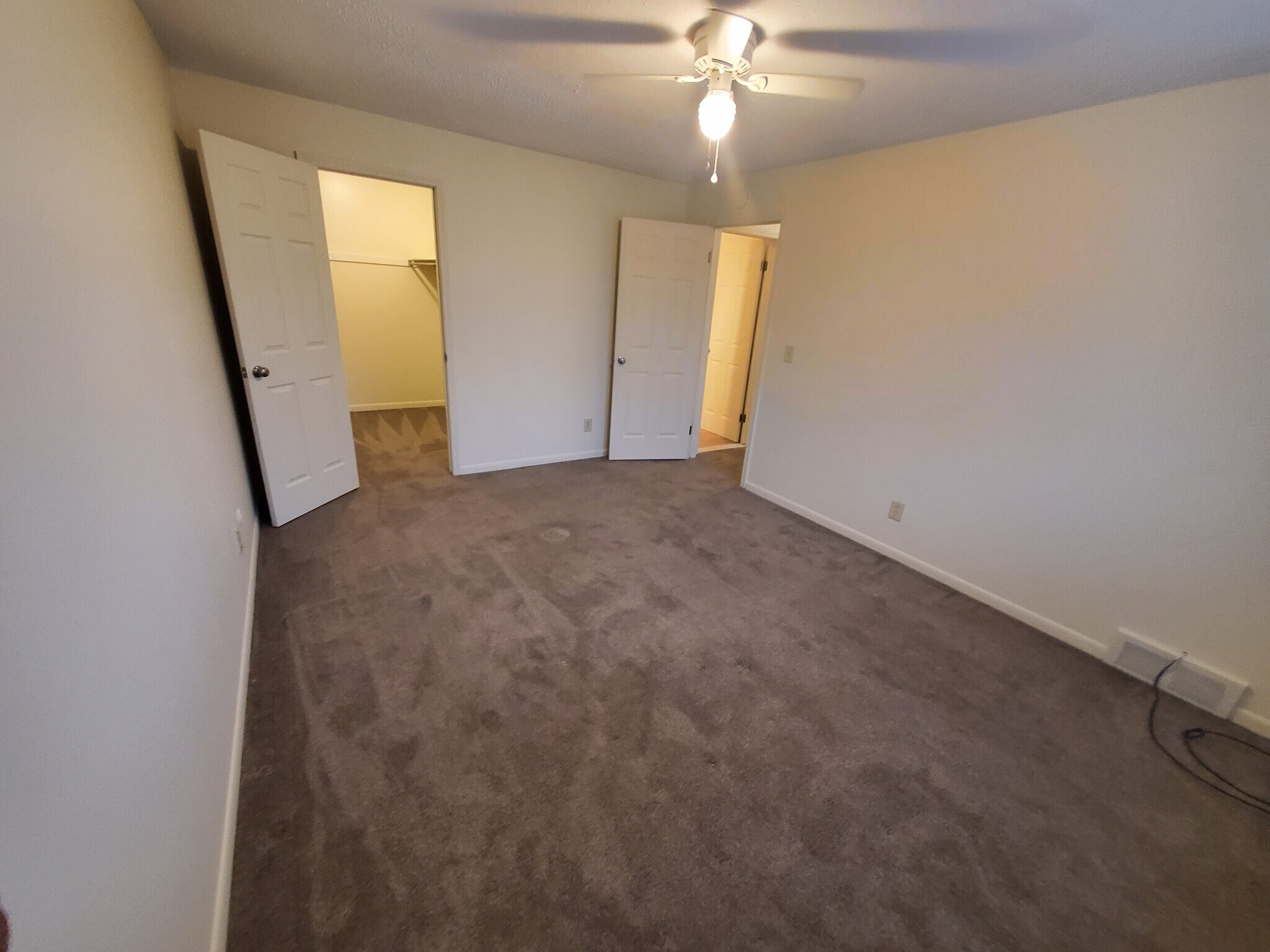 Building Photo - 22137 Huron River Dr