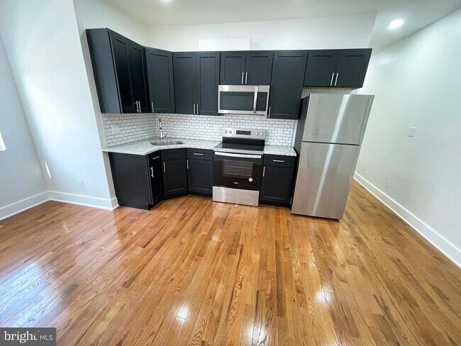 Building Photo - 311 S 60th St