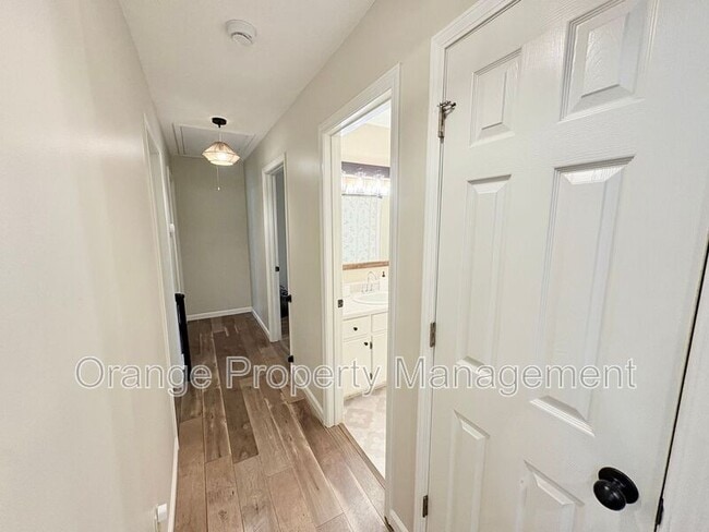 Building Photo - 415 Mayfield Dr