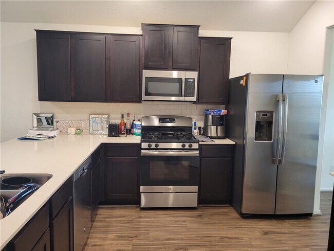 Building Photo - 1224 Matt Ln