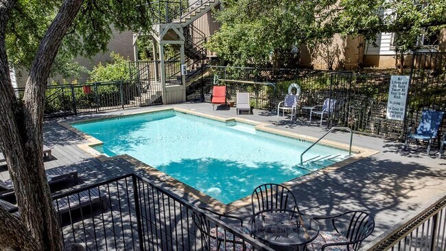 Building Photo - 6600 Valleyside Rd