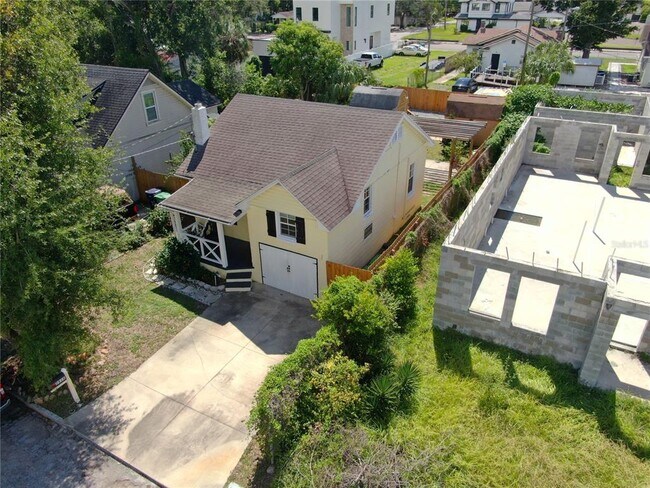 Building Photo - 2916 N Woodrow Ave