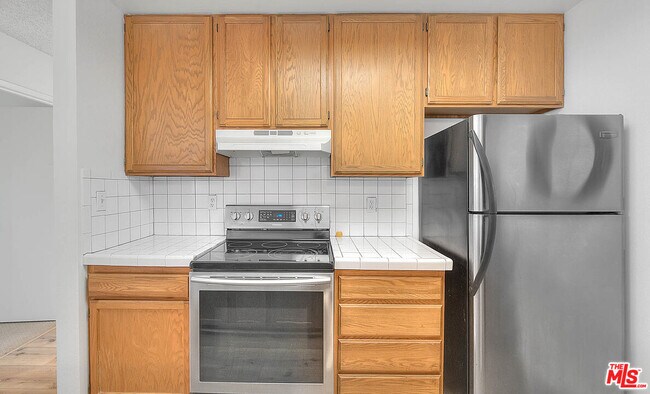 Building Photo - 4900 Overland Ave