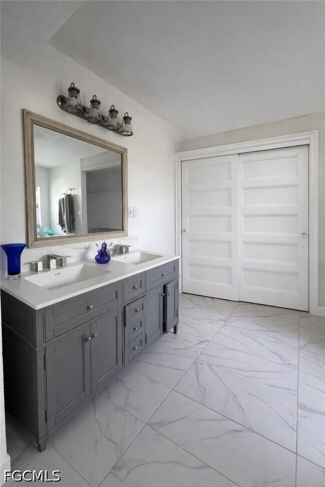 Building Photo - 21484 Edgewater Dr