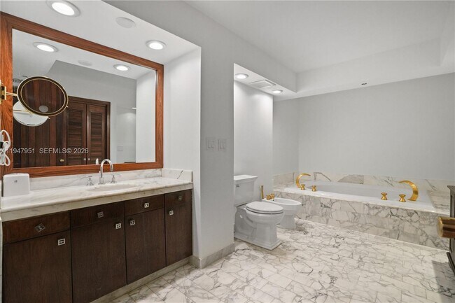 Building Photo - 19355 Turnberry Way