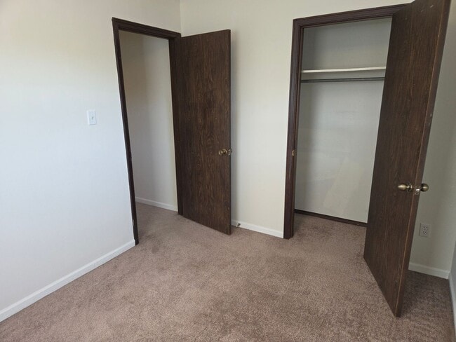 Building Photo - 306 W Southampton Dr