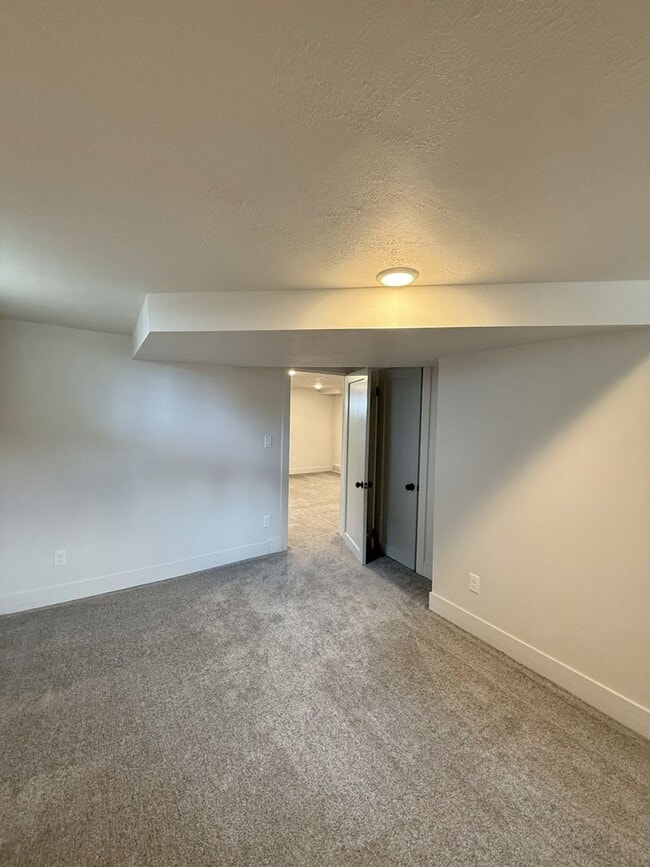 Building Photo - Completely Updated 4-Bedroom Home in Ogden!