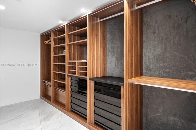 Building Photo - 450 Alton Rd