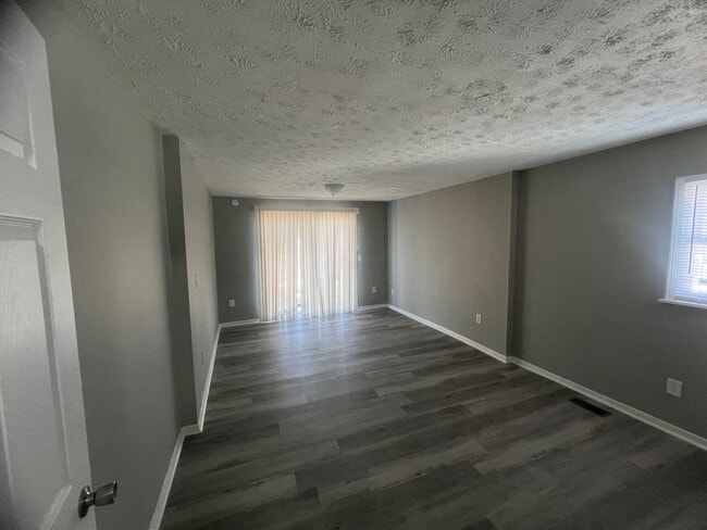 Building Photo - 2531 Howey Rd