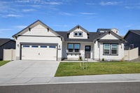 Building Photo - SOUTHRIDGE HOME! Modern Comfort Meets Everyday Convenience!