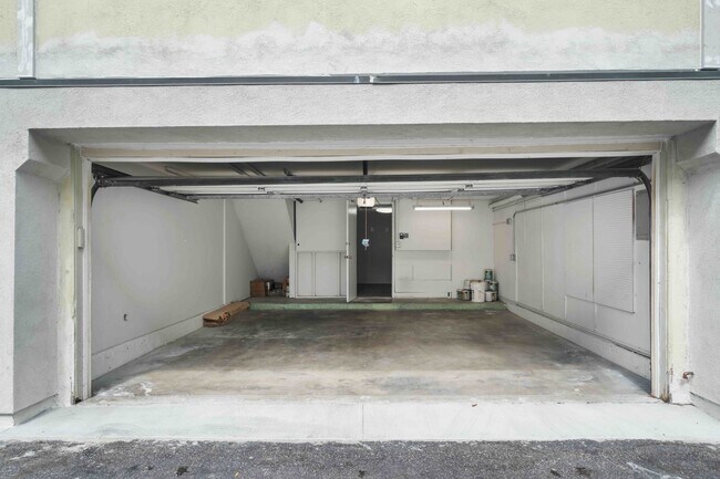 Building Photo - 5215 Sepulveda Blvd