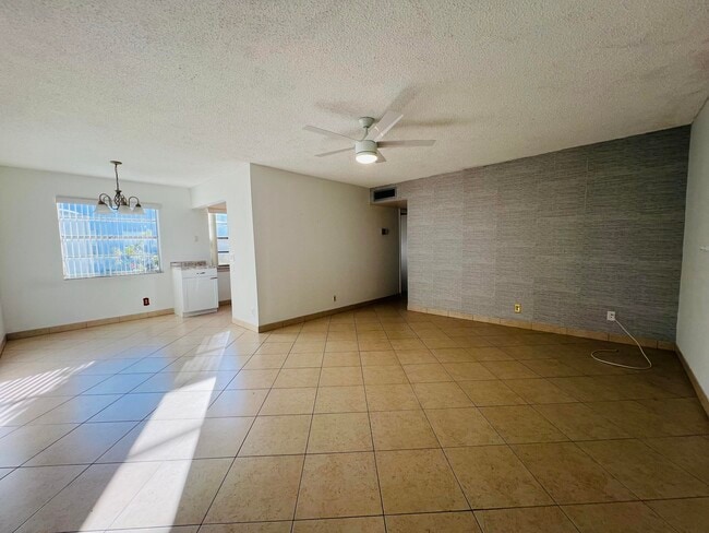 Building Photo - 82 Normandy Ln