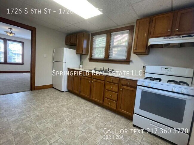 Building Photo - 1726 S 6th St