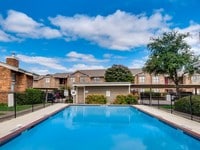 Three sparkling pools! - EAST POINT