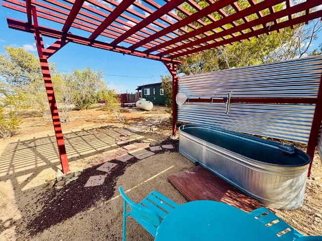 Building Photo - Joshua Tree Cabin in Peaceful, Wide Open Space!