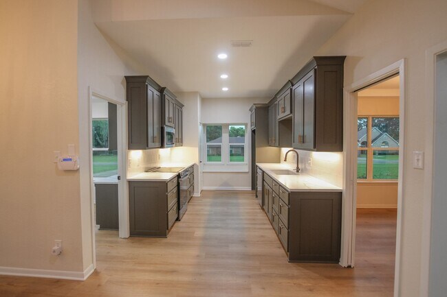 Building Photo - Available Now! Stunning 4 Bedroom 3.5 Bath...