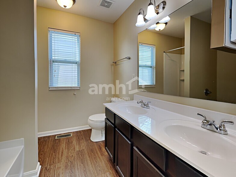 Building Photo - 4319 Hunting Hawk Dr