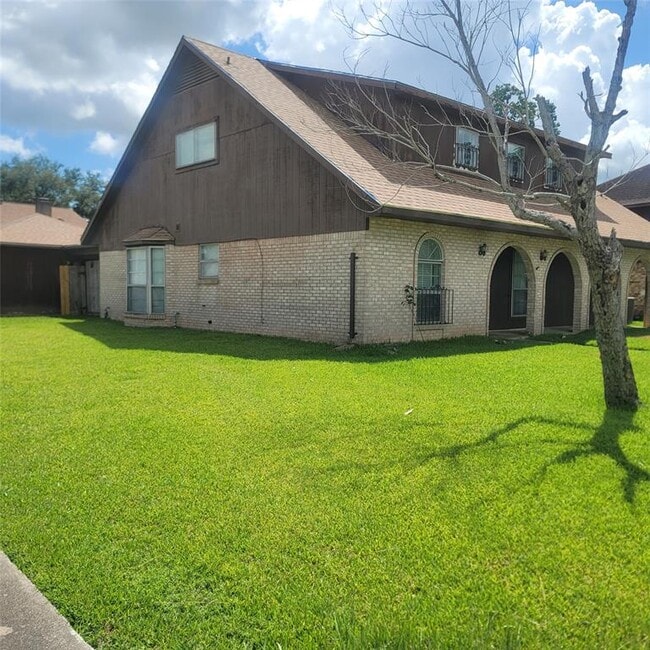 Building Photo - 10601 Sagewind Dr