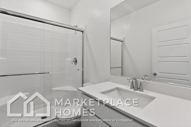 Building Photo - 2650 Marlette Ave