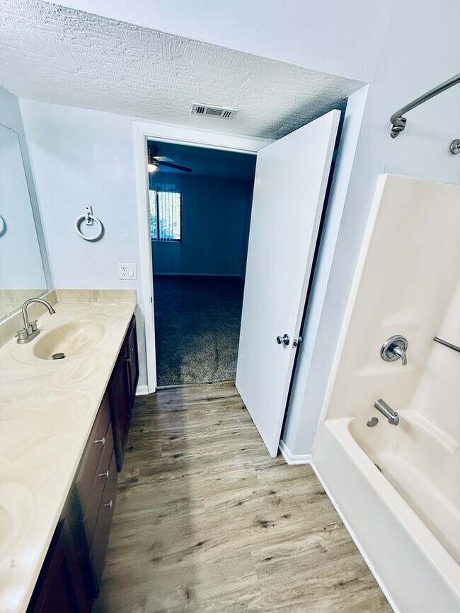 Building Photo - Low-Maintenance 2 Bedroom Condo with Modern Comforts in The Palms Condominium Community