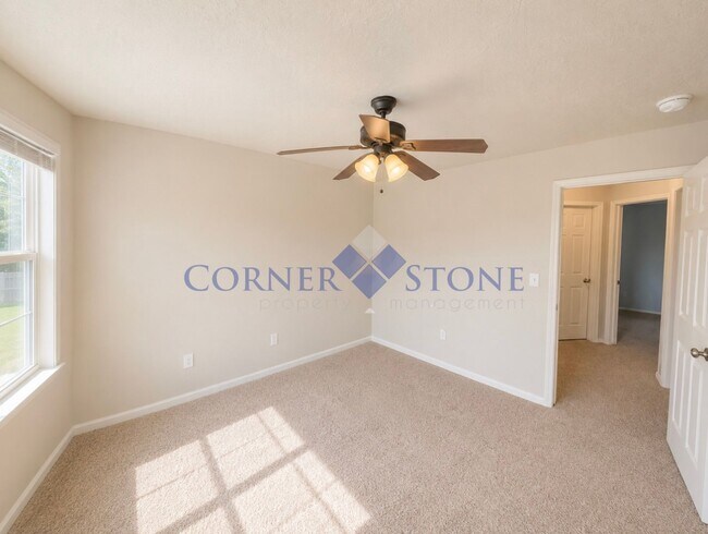 Building Photo - Bright & Open 3-Bedroom Home with 3-Car Garage & Fully Fenced Backyard