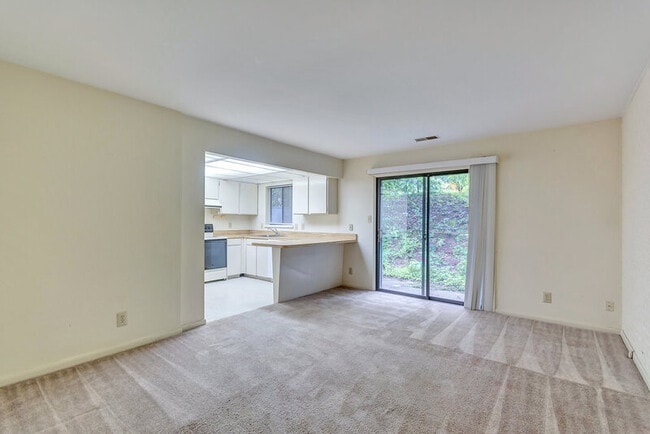 Building Photo - 306 Harvest Dr