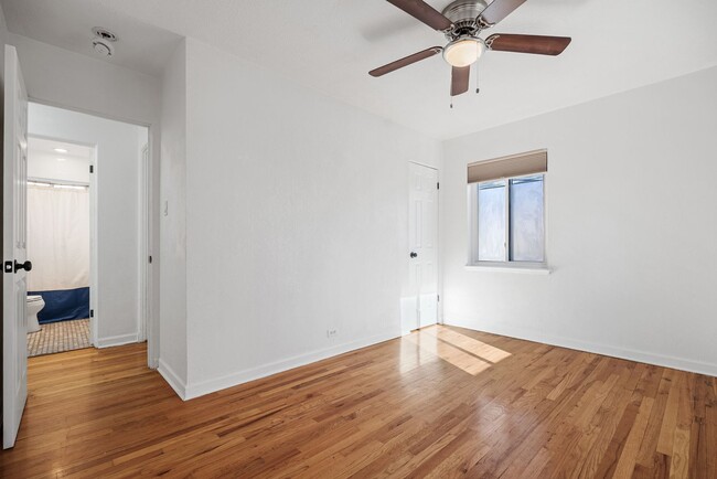 Building Photo - Available NOW! 3 Bedroom 2 Bath Beautiful Home in Sunny Side!