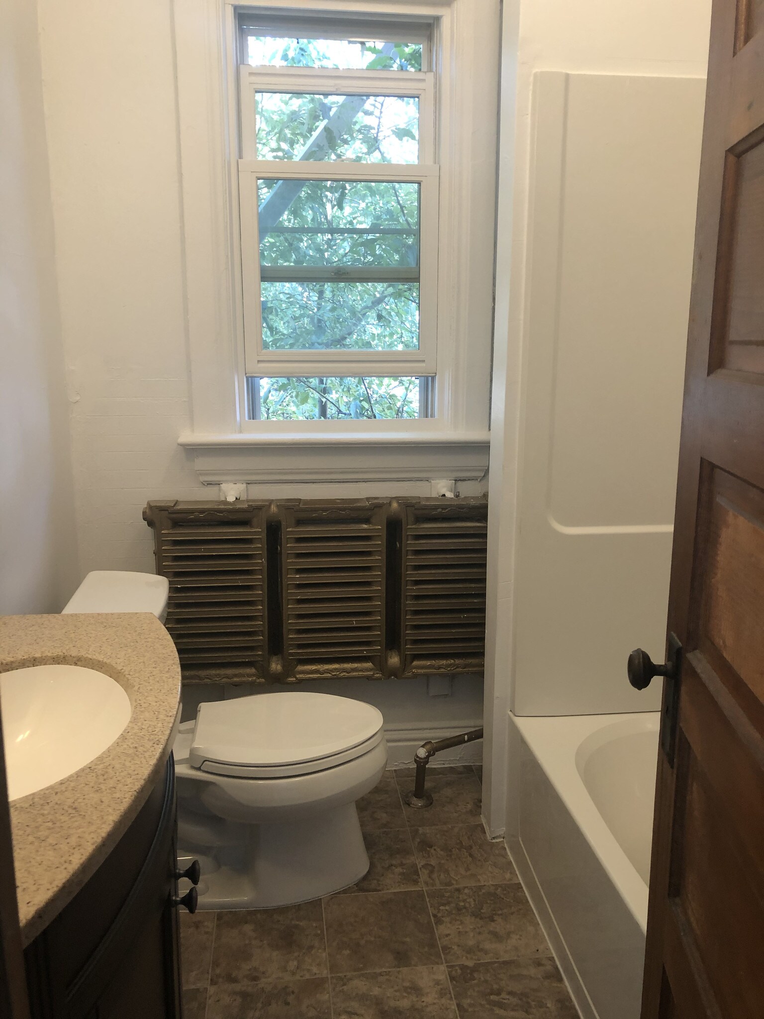 Building Photo - 516 S Sherman St