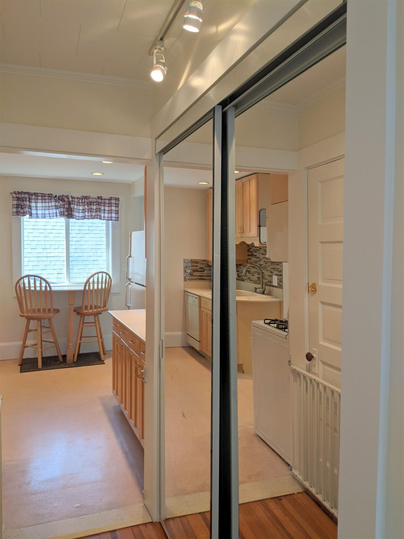 Building Photo - 13 Garden Ter