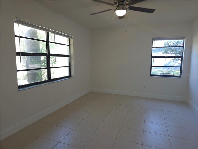 Building Photo - 10410 N Ojus Dr