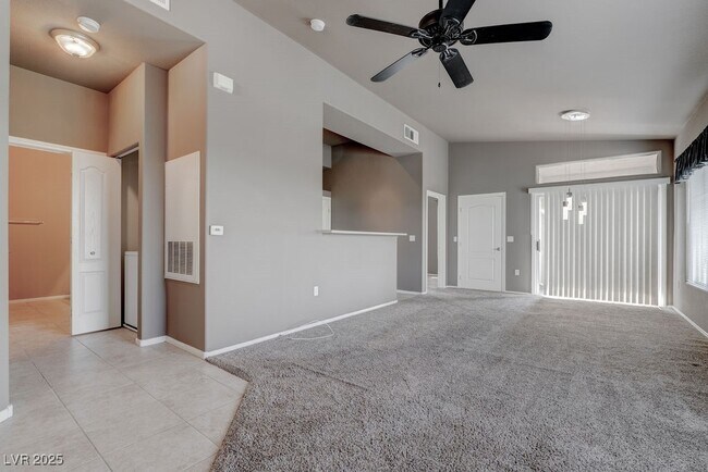 Primary Photo - 2305 W Horizon Ridge Pkwy