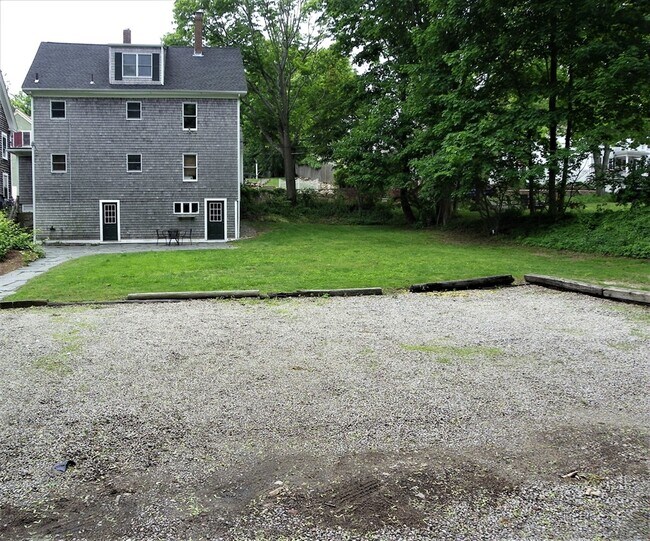 Building Photo - 60 Pleasant St