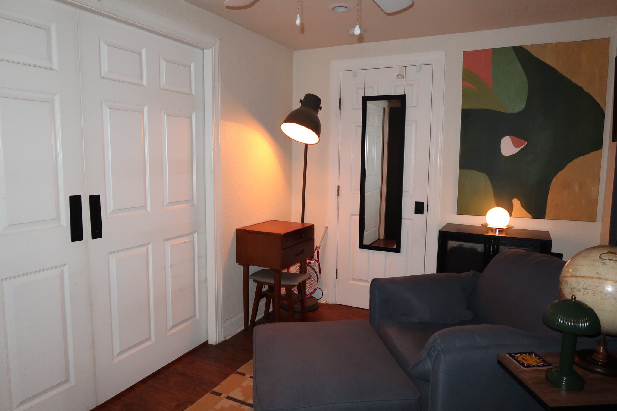 Building Photo - 11002 Lakeside Dr