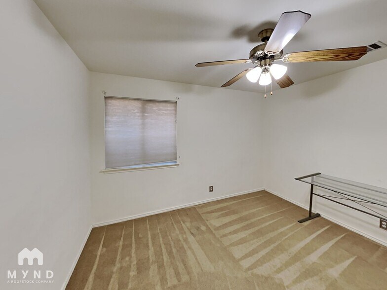 Building Photo - 4611 Echo Lake Dr