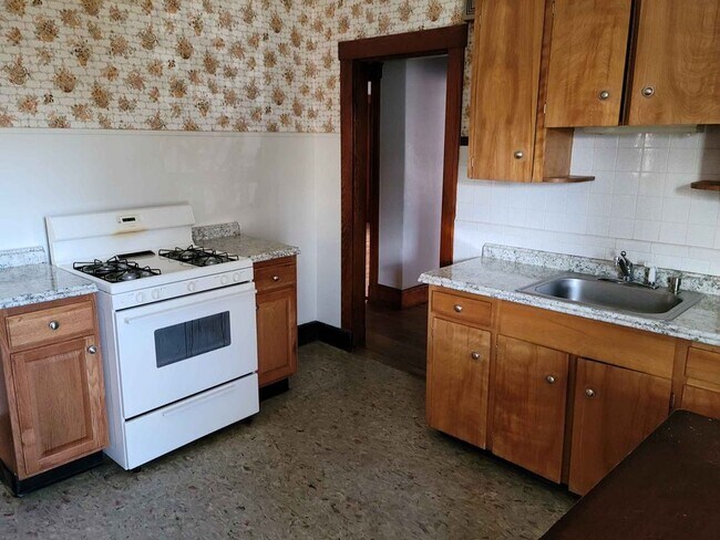 Building Photo - 57 Austin St