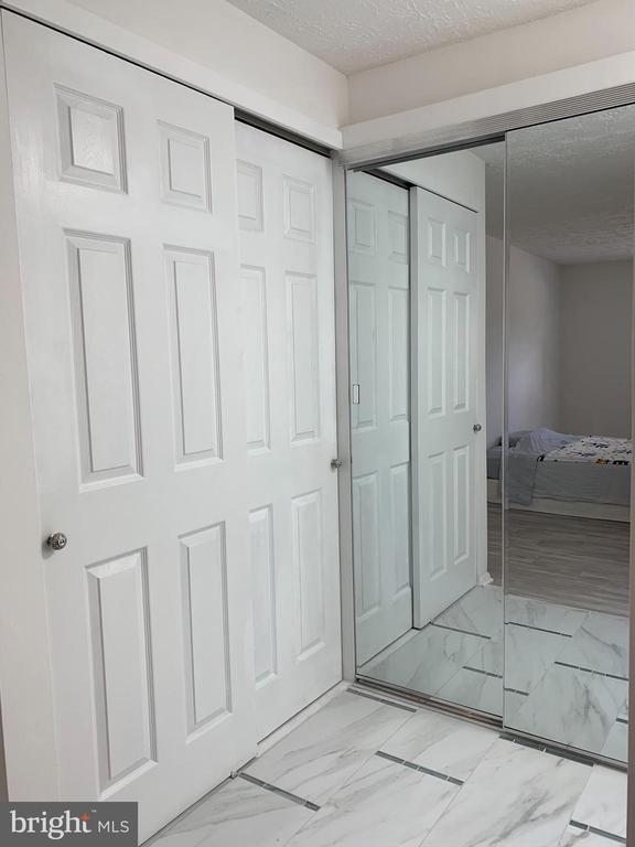 Building Photo - 8406 Woodford Ct