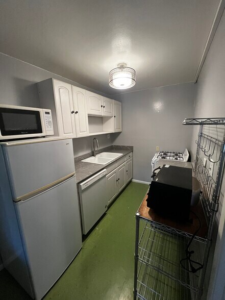 Building Photo - 3450 Effie St