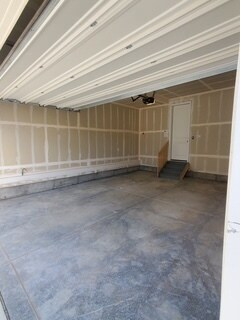 Building Photo - 2435 Vanhoutte Vw