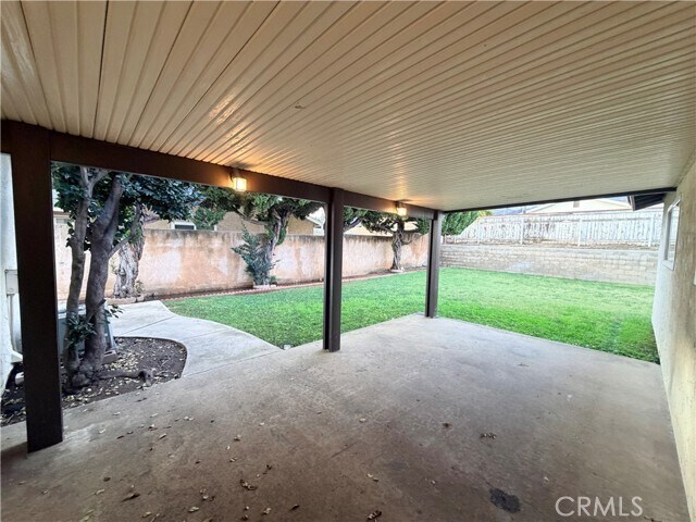 Building Photo - 9668 Hemlock St