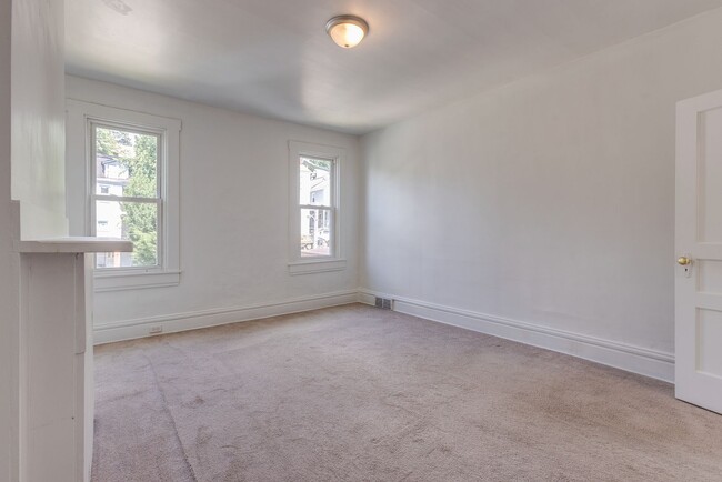 Building Photo - Available JULY 2026 - Renovated 3 Bedroom Home w/ Parking in Mt. Washington!