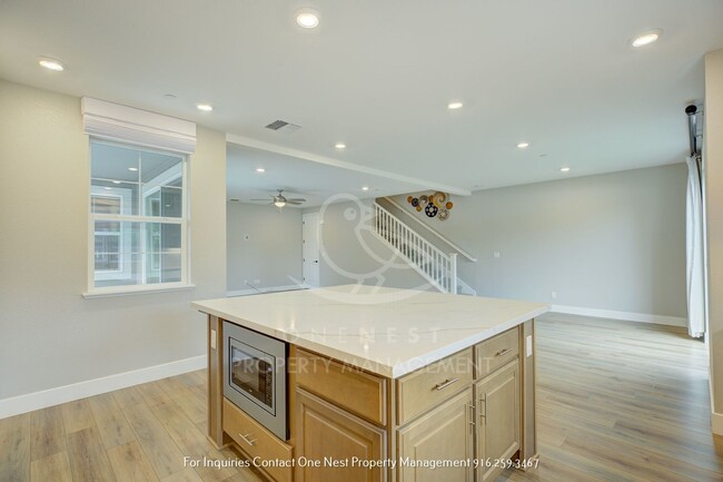 Building Photo - Luxury Living in Prime Granite Bay Location!