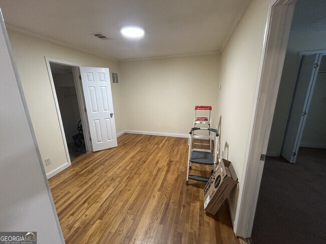 Building Photo - 201 Mt Moriah Rd