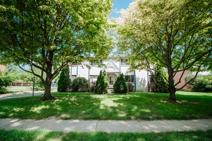 Building Photo - 3048 Carskaddon Ave