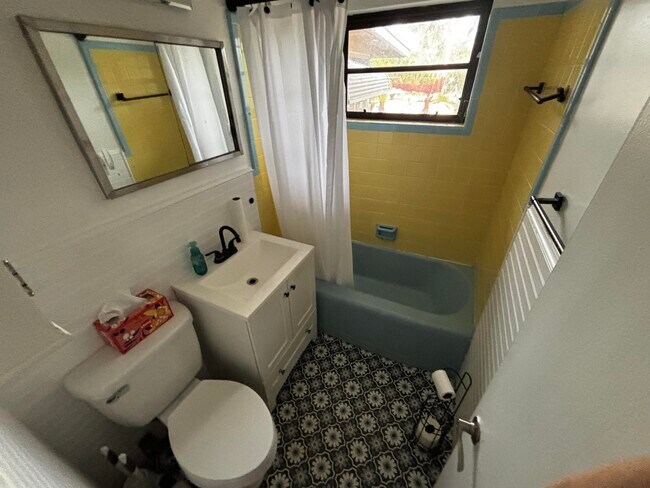 Building Photo - 2512 Key Largo Ln